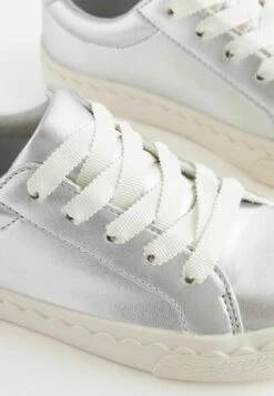 Next Scallop Detail Lace-Up Standard - Sneakers Laag - Silver -Next 3ea28f05e86645118daf19789551a6df