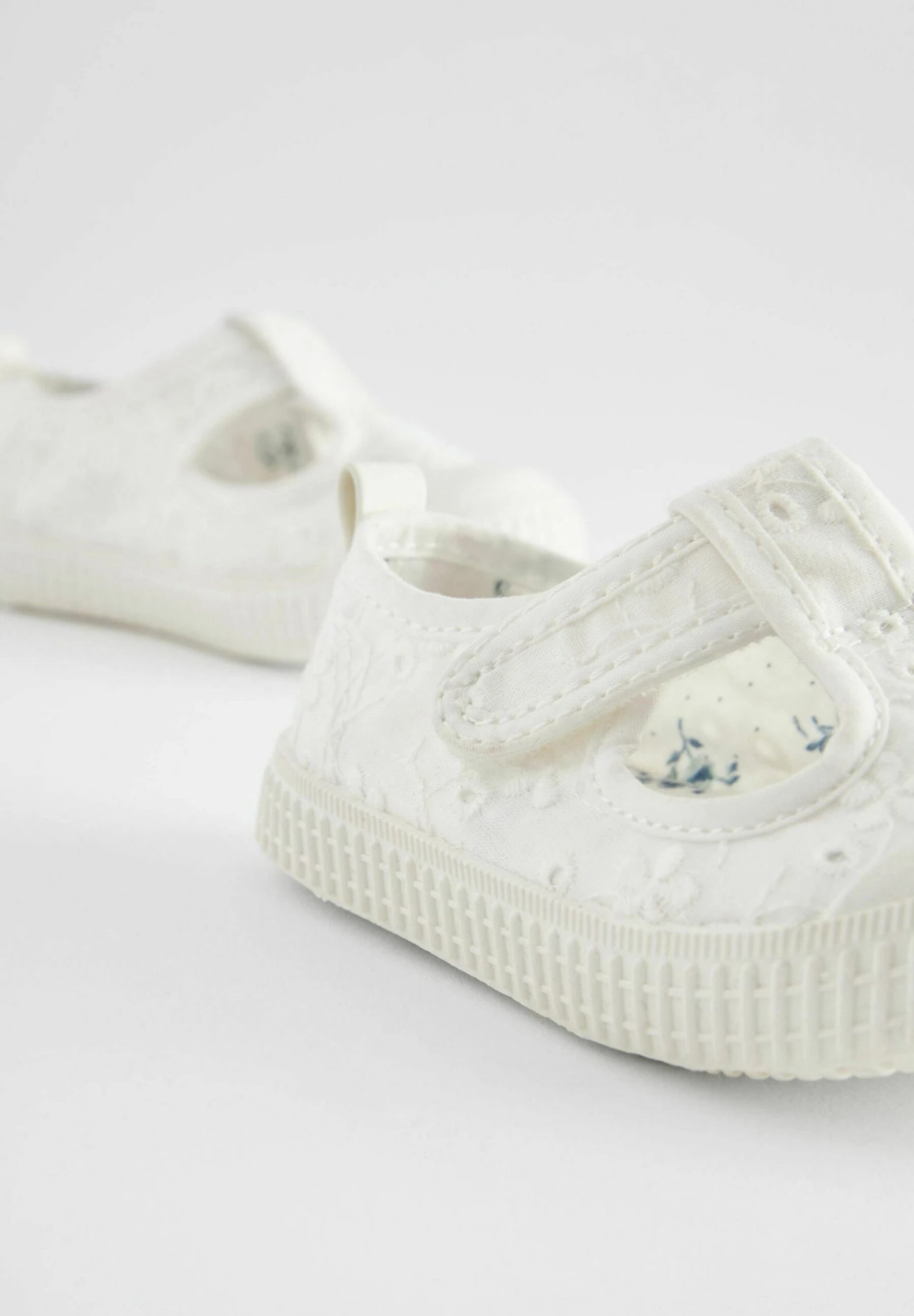 Next Babyschoenen - White Broderie 5 Next Babyschoenen - White Broderie - Afbeelding 5