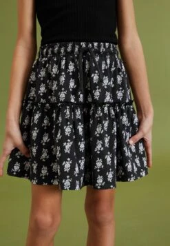 Next Tiered Standard - A-Lijn Rok - Black Ivory White Floral Woodblock Print 6 Next Tiered Standard - A-Lijn Rok - Black Ivory White Floral Woodblock Print -Next 8ad61e2d3826473ab37fa2758af0a95e